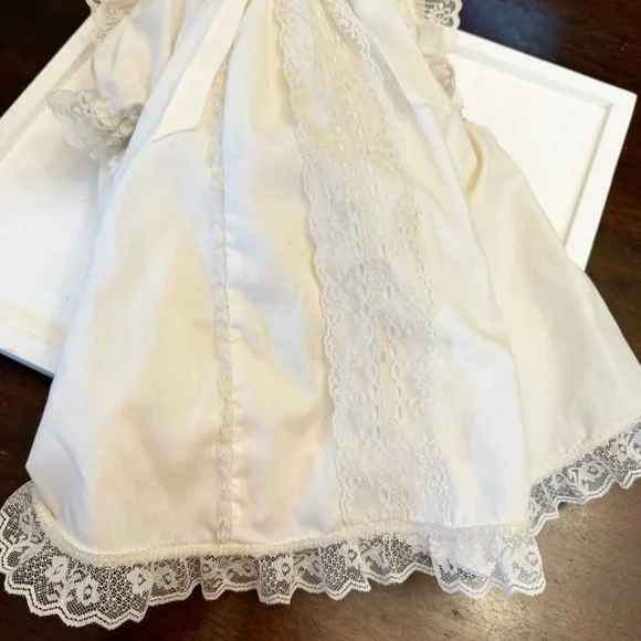 Marie Shay Beautiful Christening Porcelain Doll Full Gown 2 Pillows Vintage - Picture 4 of 16